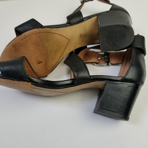 Halogen Rena Crisscross Low Heel Sandals - Picture 9 of 9